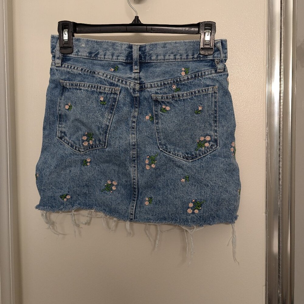 Floral embroidered denim skirt - Picture 2 of 2